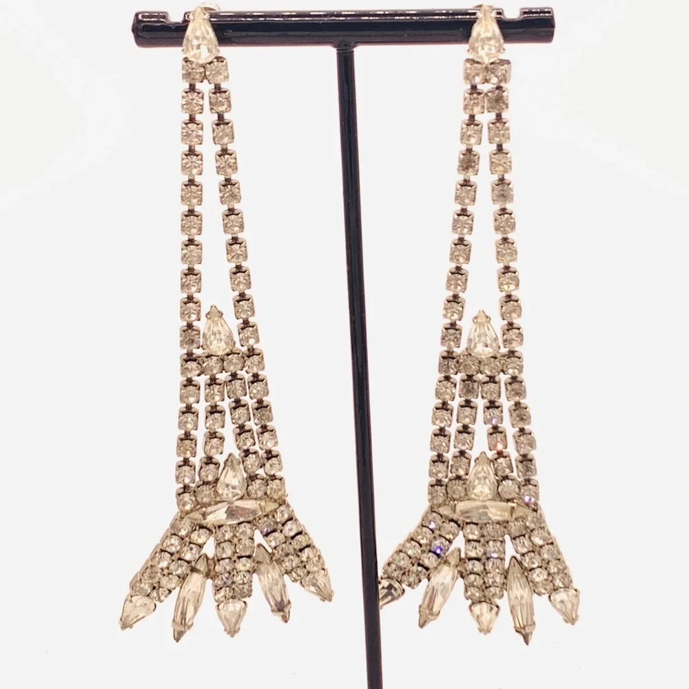 Rare dragon claw vintage long earrings magical?